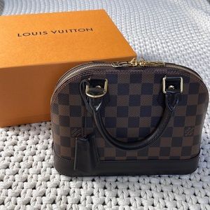 ❌SOLD❌ Authentic Louis Vuitton Alma Bb